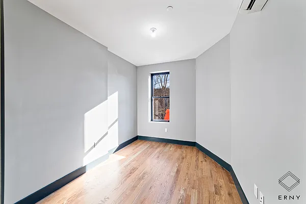 Rented by ERNY LLC | media 4