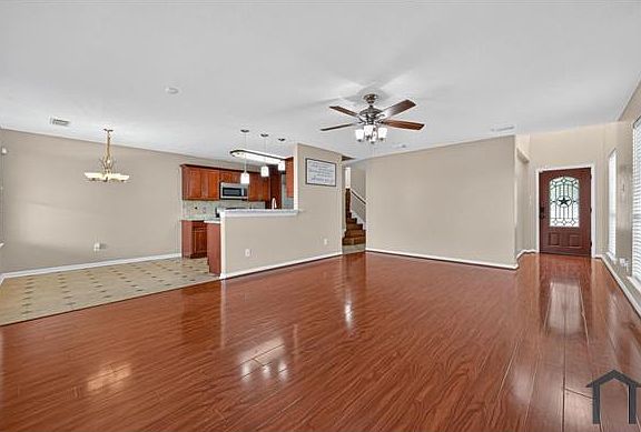 5th image of 647 Hollandbridge Ln