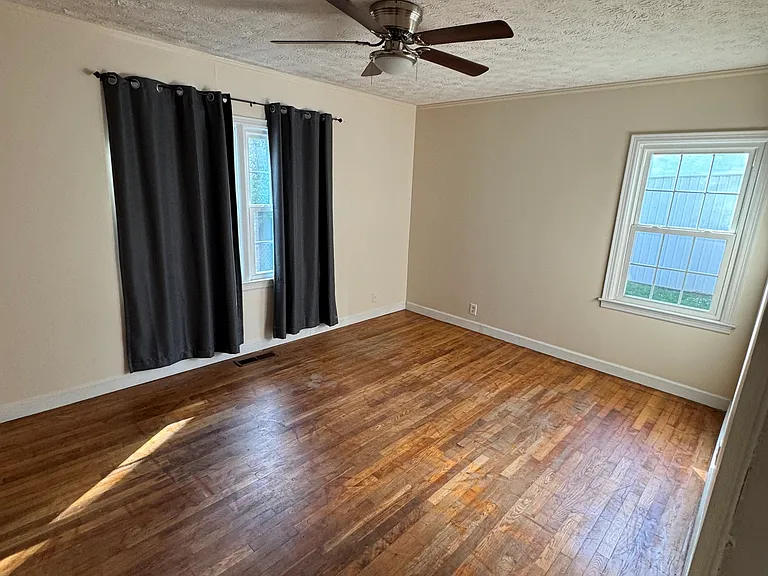 857 N Clayton St — Photo 4