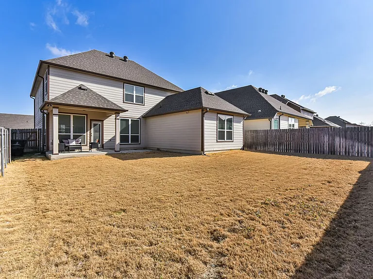 6306 Golden Gate Dr — Photo 42