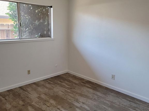 2nd image of 1601 W Fairmont Ave