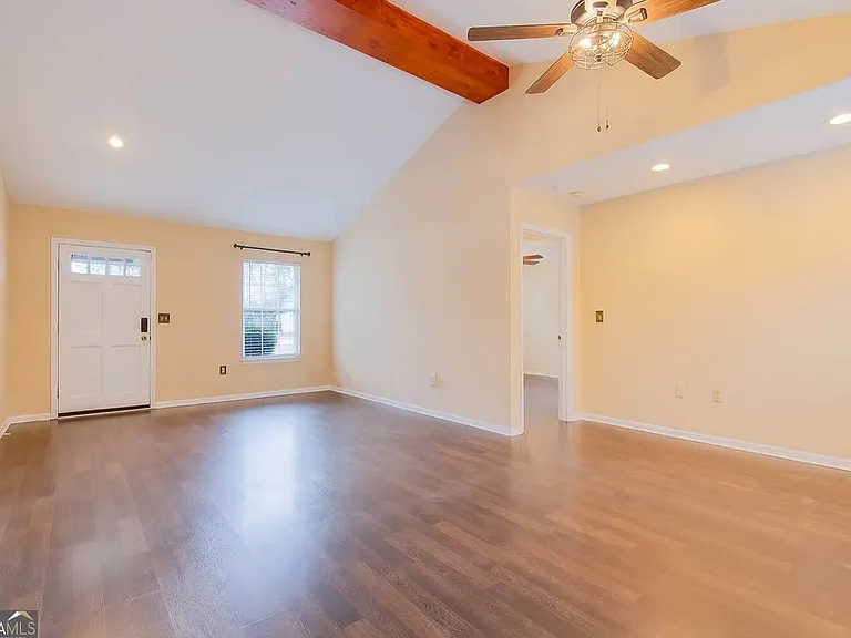 8 Cameron Ct W — Photo 9
