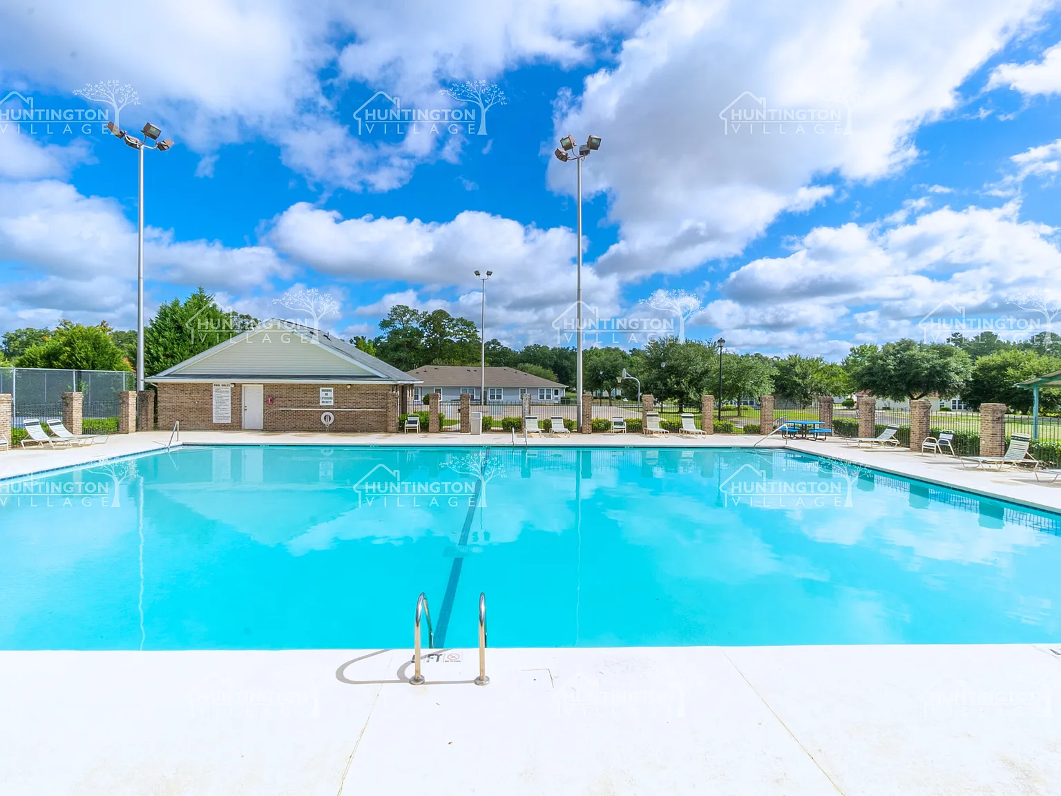 4 bed, 2.5 bath, 1677 sqft, $1,725 — Photo 3