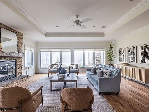 3rd image of 16831 Ravenna Rd