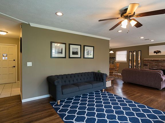 Living Room facing South