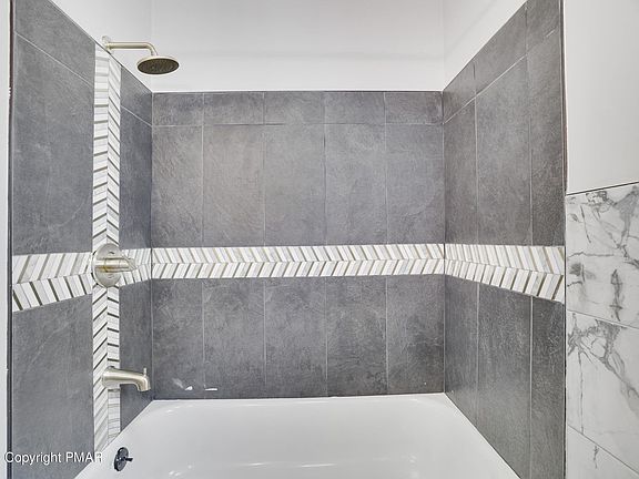 5th image of 314 Main St APT 3