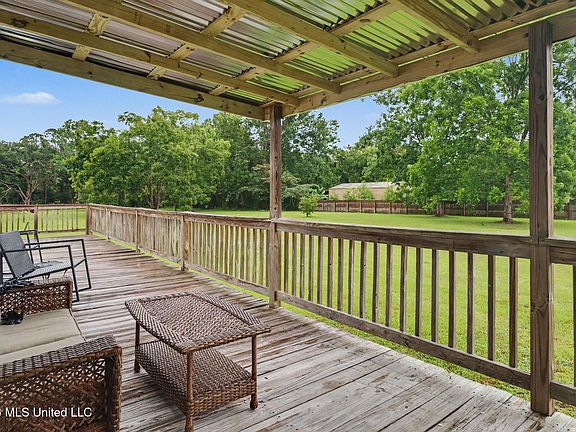 5th image of 6066 Stacey Ln