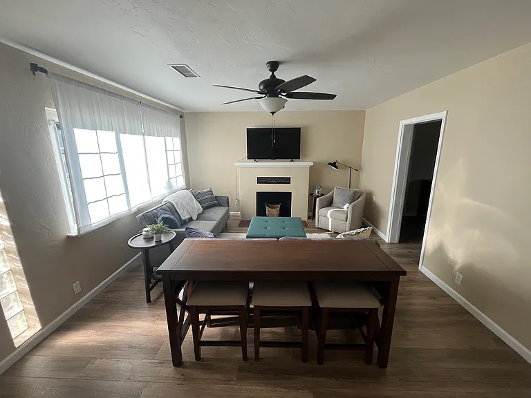 250 Oxford Ave — Photo 20