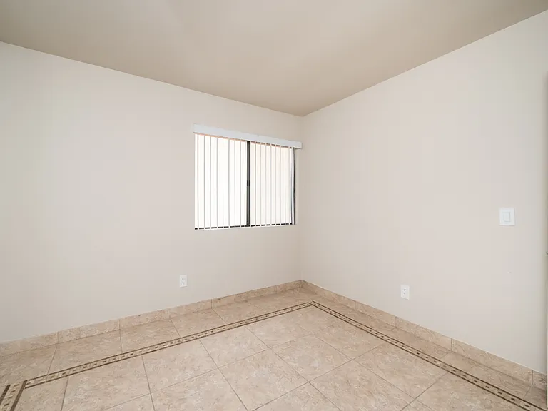 1090 Winding Oak Dr — Photo 24