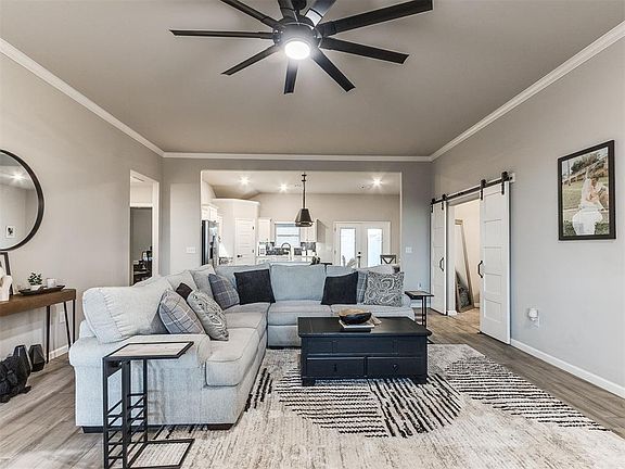 5th image of 8605 NW 77th Pl