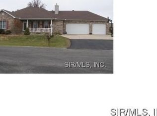 8716 Wildewood Dr, Worden, IL 62097