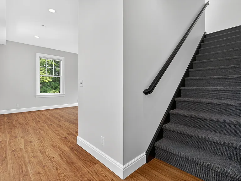 3 Park Street - Apt 5 - 775 sqft Duplex Apartment Suite w/ 1BR and 1 BA - "Kensington"