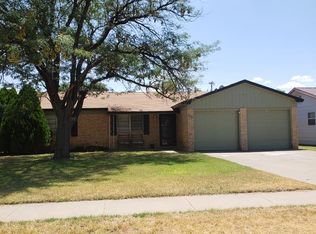704 13th St, Shallowater, TX 79363