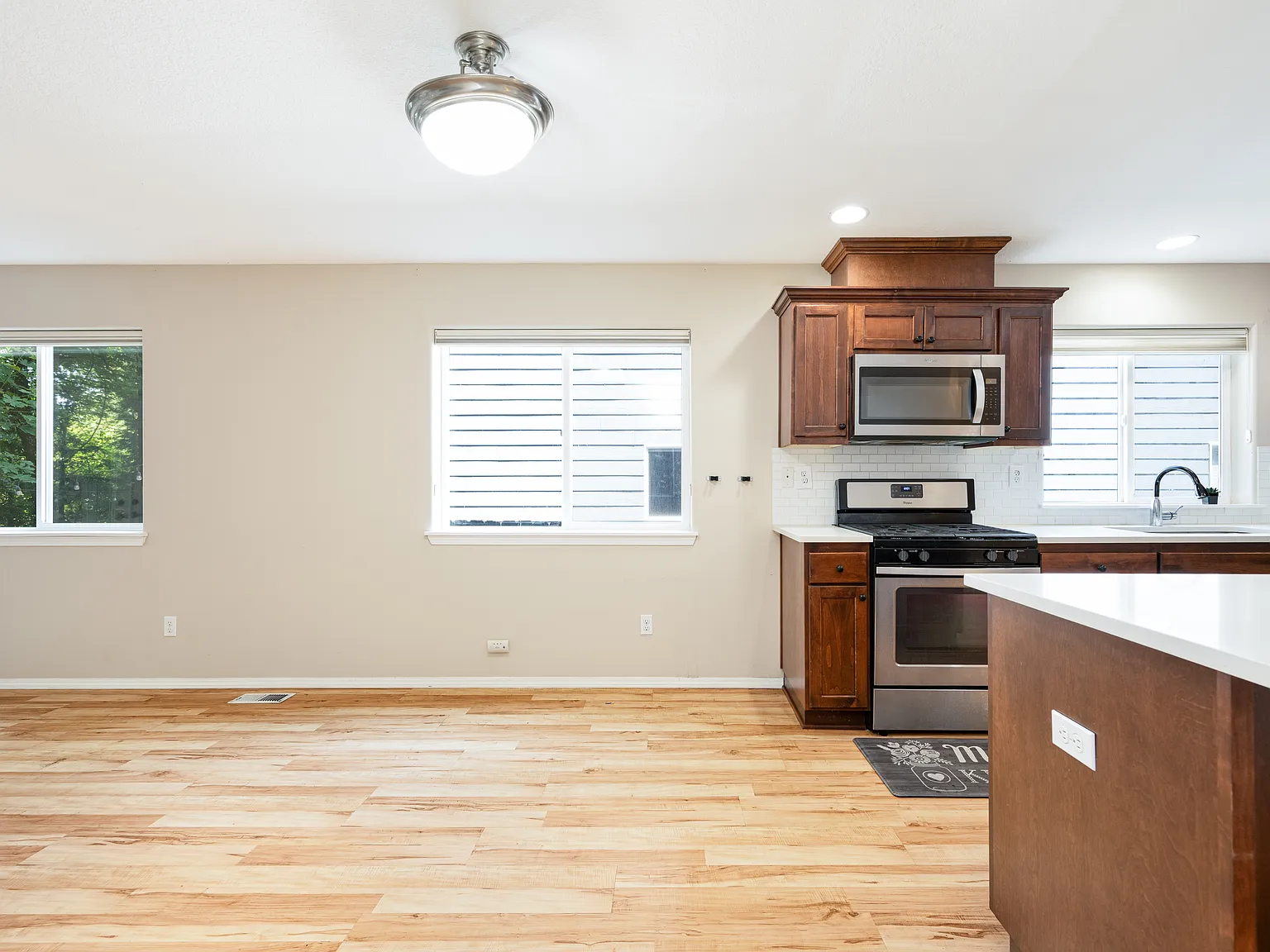 3 bed, 2.5 bath, 1479 sqft, $2,600 — Photo 4