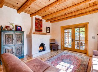 1027 W Houghton St, Santa Fe, NM 87505