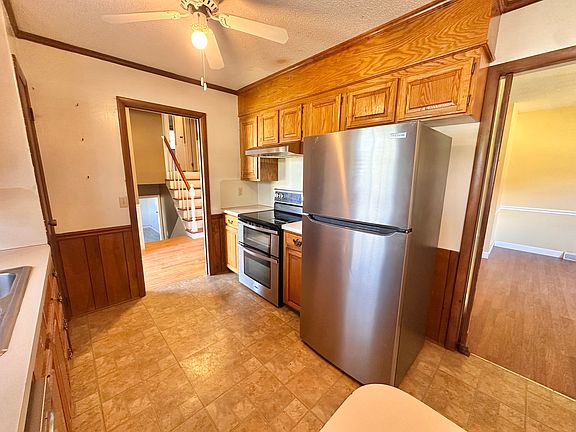 3rd image of 158 Raven Cir