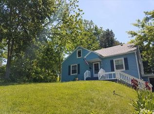 28 Orchard St, Fairport, NY 14450