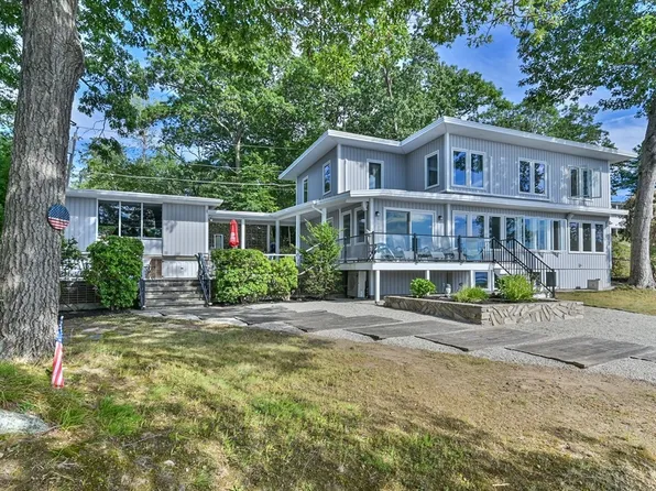 55 Colonial Rd, Webster, MA 01570