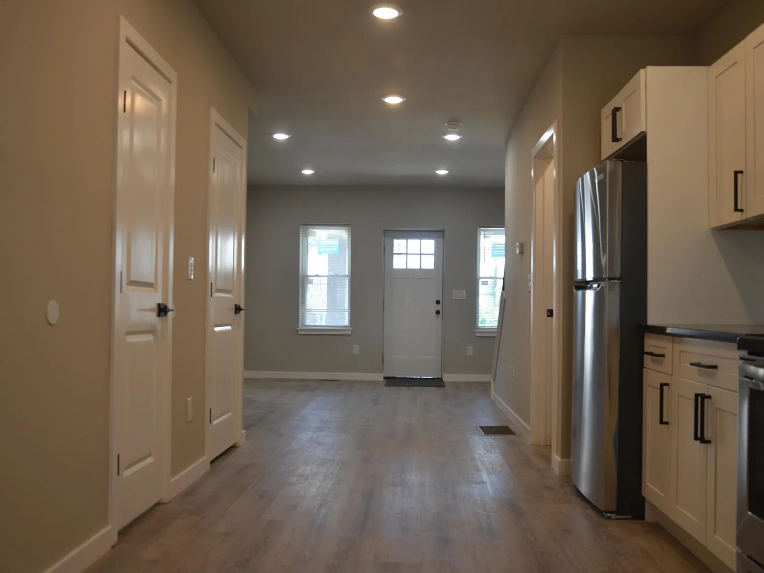 3 bed, 1.5 bath, 1128 sqft, $1,845 — Photo 3