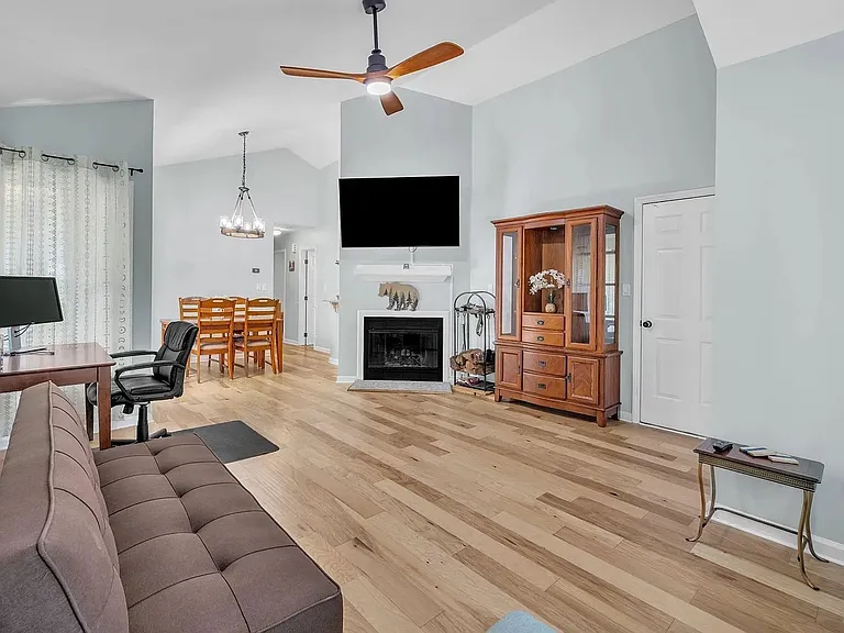 105 Tall Rock Ct — Photo 23