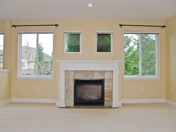 3rd image of 5531 Lakemont Blvd SE APT 201