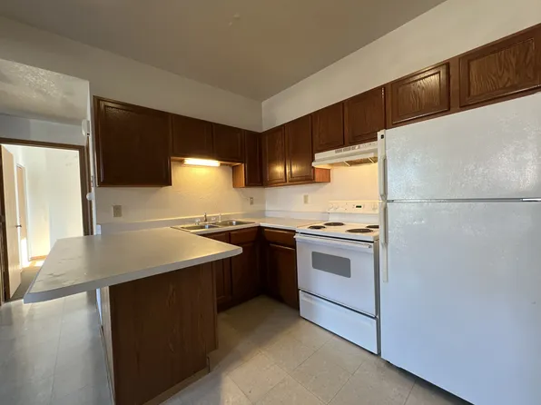 264 E 14th St #1/2, Dubuque, IA 52001