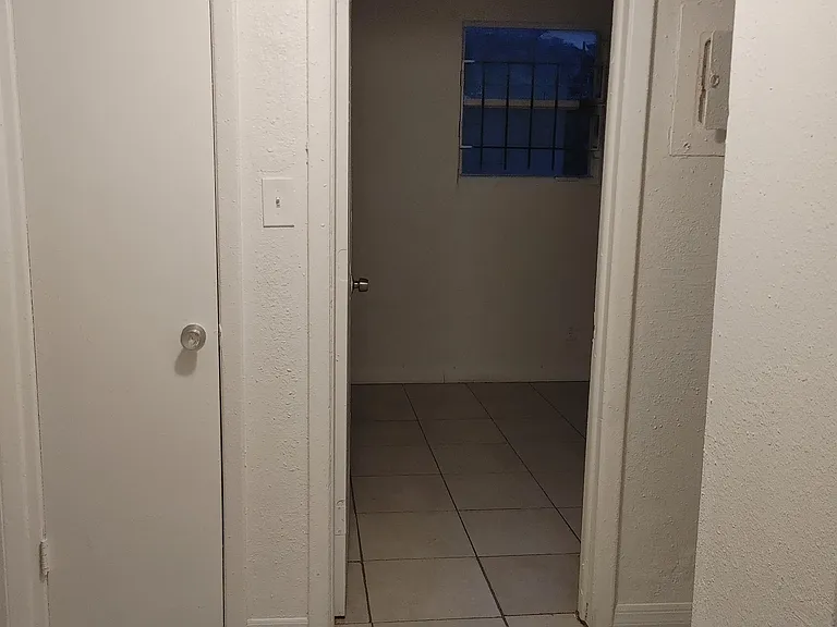 1820 Whitner St #3 — Photo 4