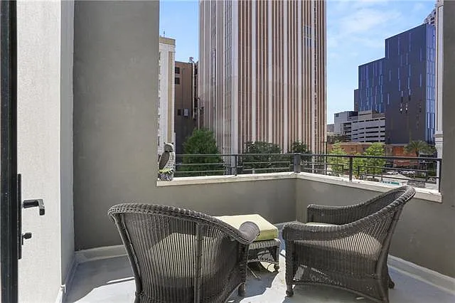 419 Carondelet St #PHB — Photo 47