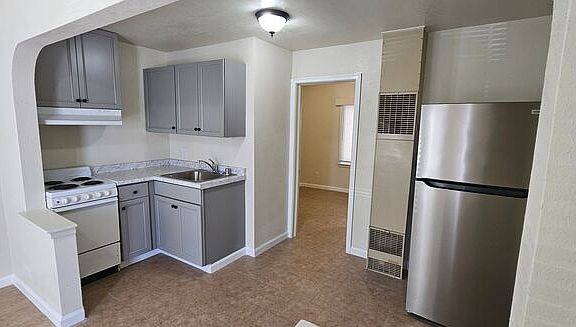 3rd image of 827 Sullivan Ln APT 3