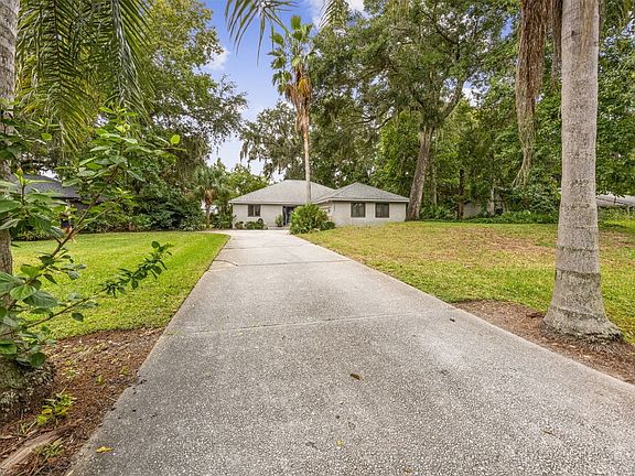 3rd image of 1631 Plantation Oaks Ln