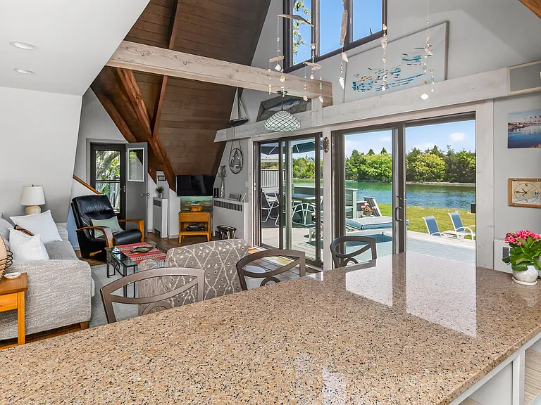 56 Far Pond Rd — Photo 12