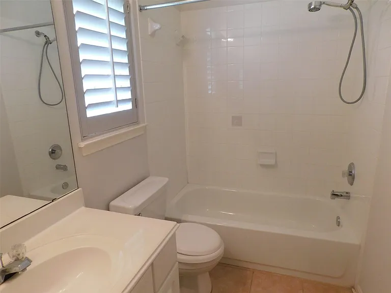 2710 Grants Lake Blvd #F4 — Photo 13