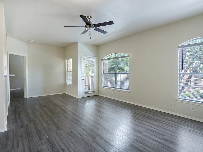 The Lodge at Lost Pines Apartments — Photo 35
