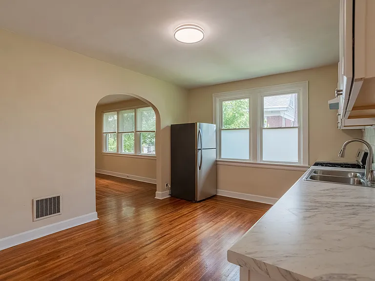 2956 Harrison Ave #3 — Photo 5