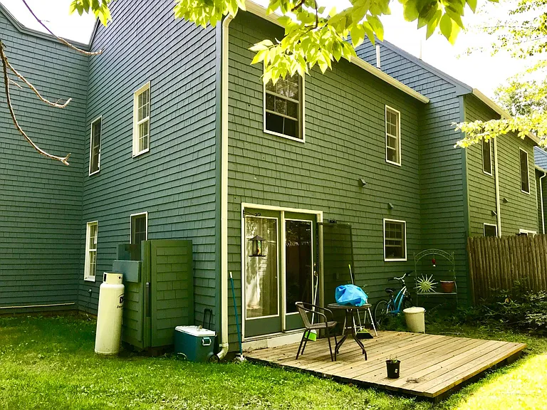 77 Baldwin Dr — Photo 6
