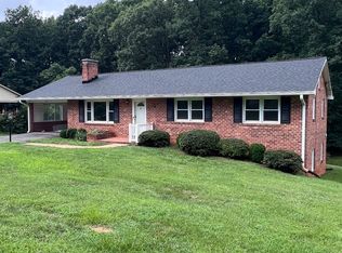 267 Mountain Peak Dr, Lynchburg, VA 24502