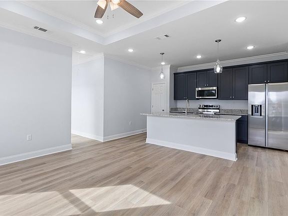 3rd image of 435 Pine St
