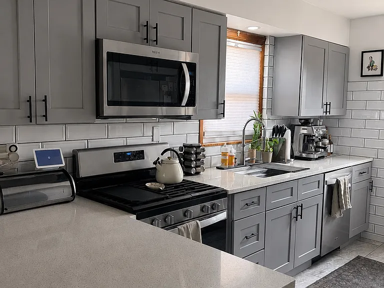 5347 N Mont Clare Ave — Photo 10