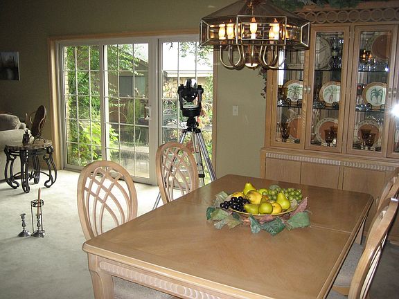 Dining w/ tripple patio door