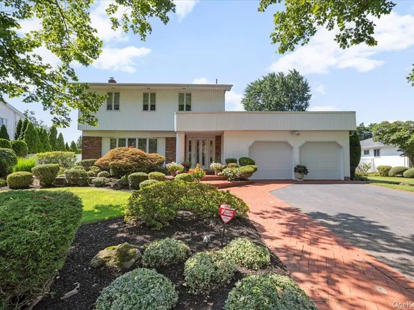 476 S Marginal Road, Jericho, NY 11753