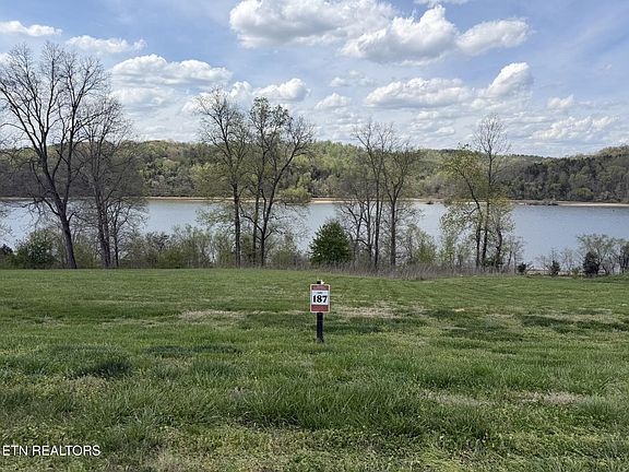 3rd image of 687 Riverbank Trl #187