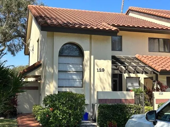 10415 S Circle Lake Drive #201, Boynton Beach, FL 33437