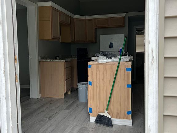 5th image of 124 Withers Ave