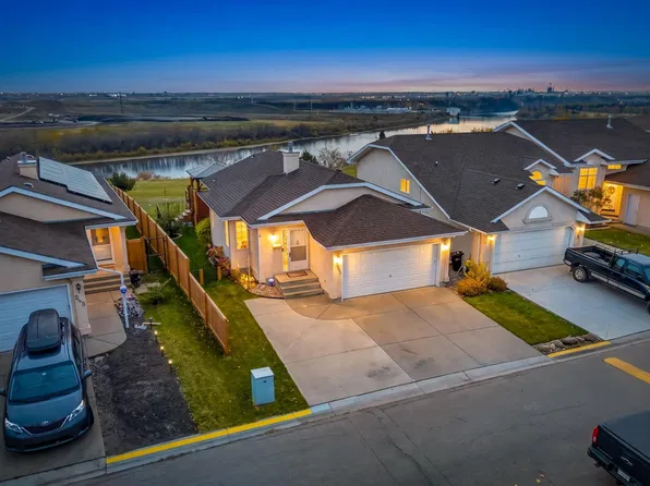 245 River Point E, Edmonton, AB T5A 4Z2