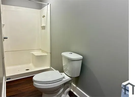 2729 W Market St — Photo 3