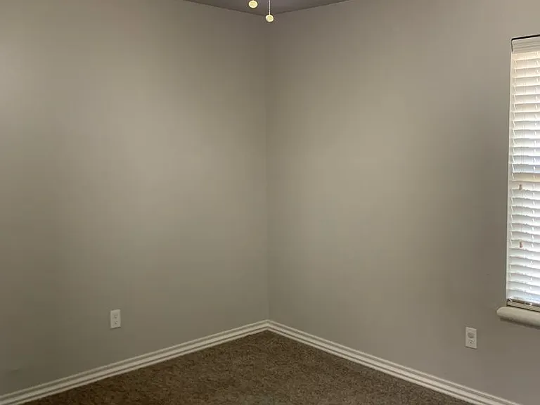 517 Post Oak Ln — Photo 20