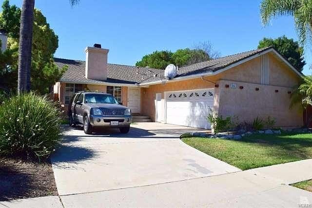 504 W Avenida de las Flores is in a quiet neighborhood, back