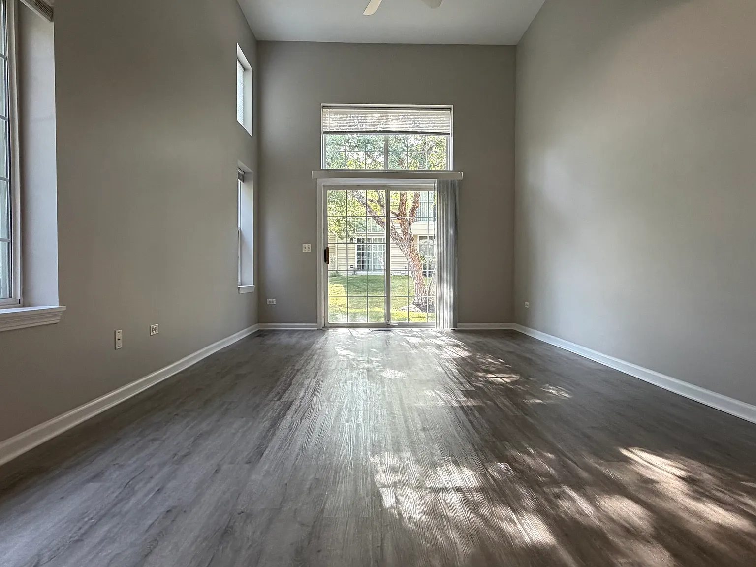 2 bed, 1183 sqft, $2,350 — Photo 3