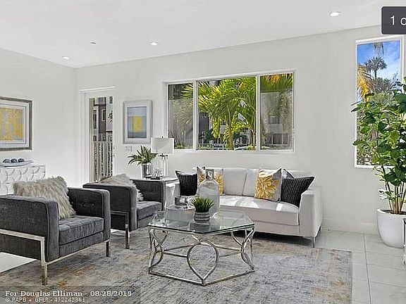 2nd image of 1025 NE 18th Ave #106