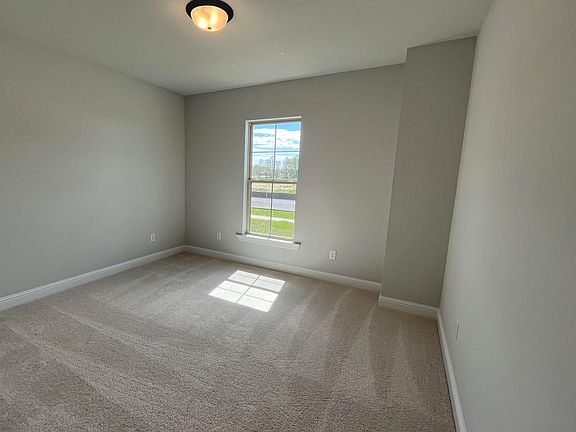 4th image of 9887 Richford Dr